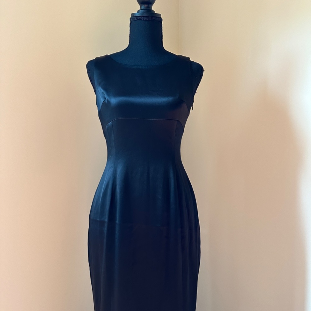 Tahari Black Sleeveless Dress